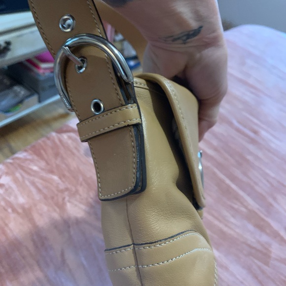 Med. Coach baguette NWOT - Picture 2 of 6